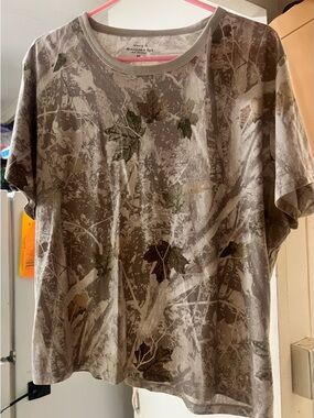 Abercrombie and Fitch Neutral Camouflage Leaf Print Cropped Tee XXL